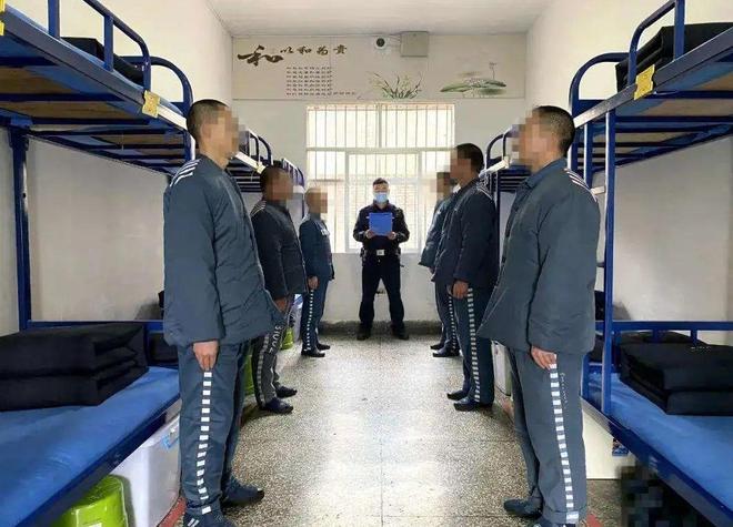 狱里为什么睡觉是一种煎熬？j9九游会入口首页看守所监(图6)