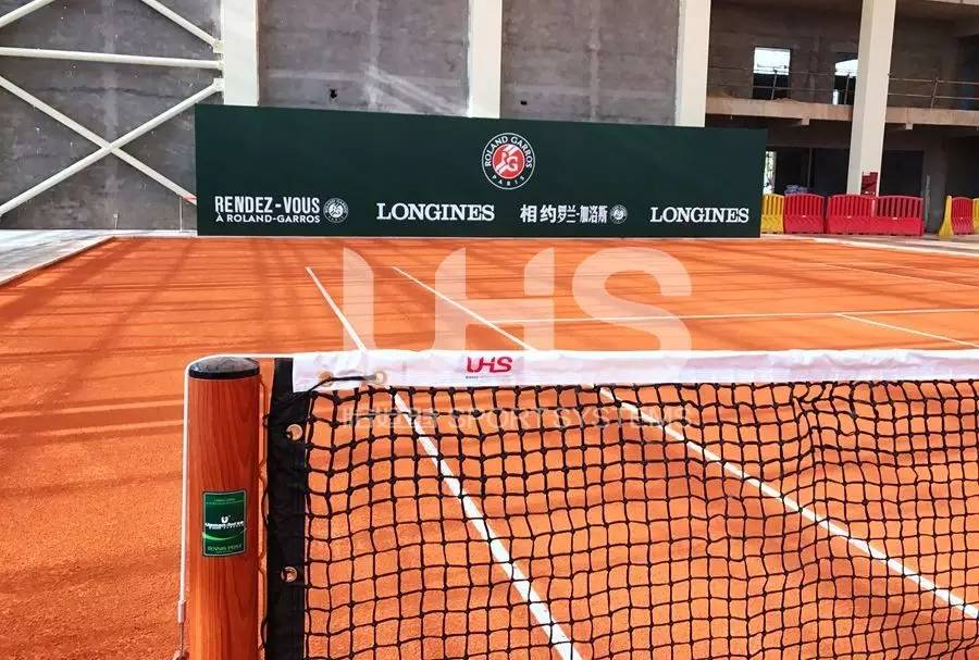 土网球场华丽面世南昌法网外卡赛J9国际集团恰好时欧洲传统红(图4) 土网球场华丽面世南昌法网外卡赛J9国际集团恰好时欧洲传统红(图4)