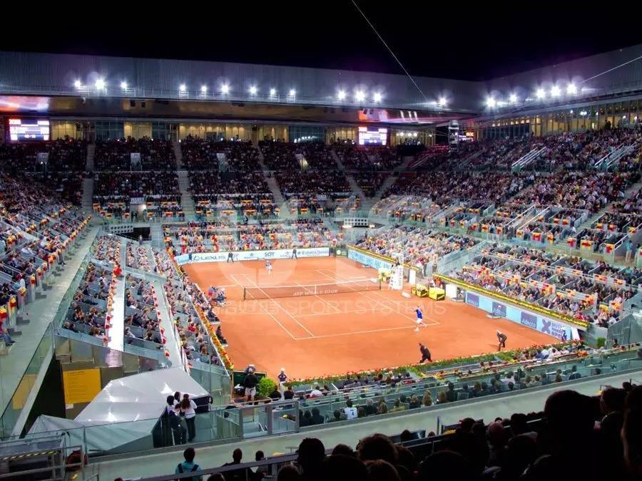 土网球场华丽面世南昌法网外卡赛J9国际集团恰好时欧洲传统红(图3) 土网球场华丽面世南昌法网外卡赛J9国际集团恰好时欧洲传统红(图3)